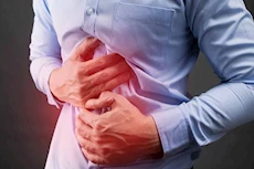 أربع طرق منزلية لتخفيف انتفاخ القولون والإمساك
