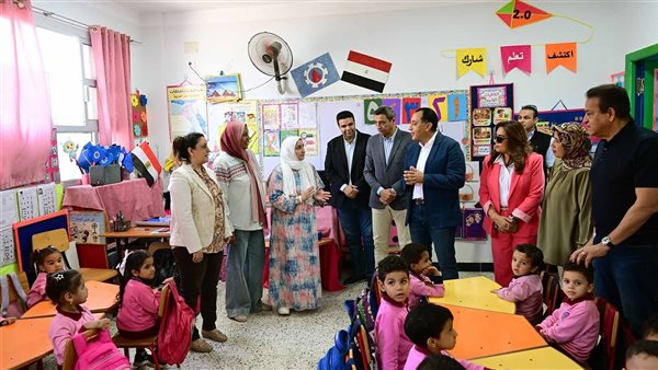 عاجل: مدبولي يطلع على 10 إجراءات خلال زيارته مدرسة ابتدائية بالسويس