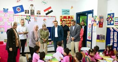 رئيس الوزراء يغير جولته في السويس ويزور مدرسة محمد حافظ الابتدائية