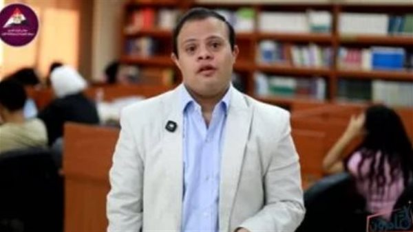 معلومات الوزراء تبرز نجاح إبراهيم الخولي في وثائقي “مدرس الأمل”