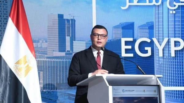 وزير الإسكان يحث على توسيع تركيب عدادات مياه مسبقة الدفع بالمدن الجديدة