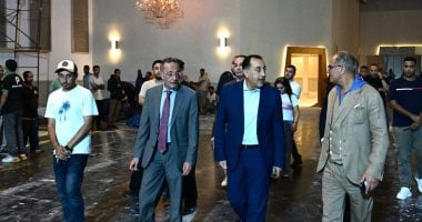 رئيس الوزراء يجري جولة ليلية لمتابعة جاهزية افتتاح المتحف الكبير