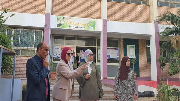 مدير تعليم القاهرة يتابع التعليم والامتحانات بالمقطم والسيدة زينب