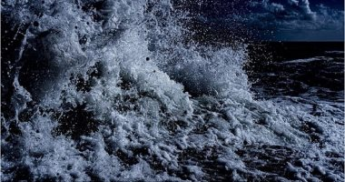 تفسير حلم الماء العكر والصافى: مواقف عاطفية ومشاعر حزن