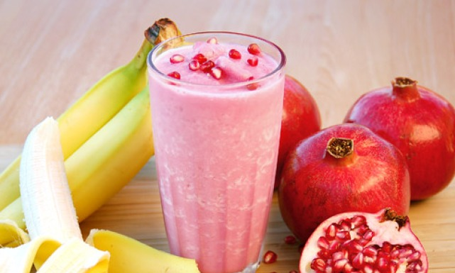 دراسة تحذر من وضع الموز في العصير