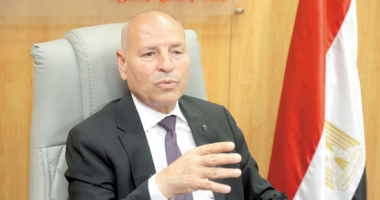 محافظ القاهرة يوجه تحسين كورنيش النيل وصرف مكافأة للحي المتميز