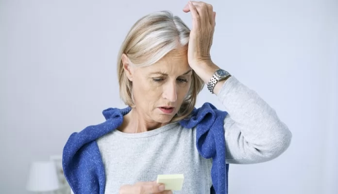 9 إشارات مبكرة لمرض ألزهايمر: متى يتحول النسيان إلى إنذار؟