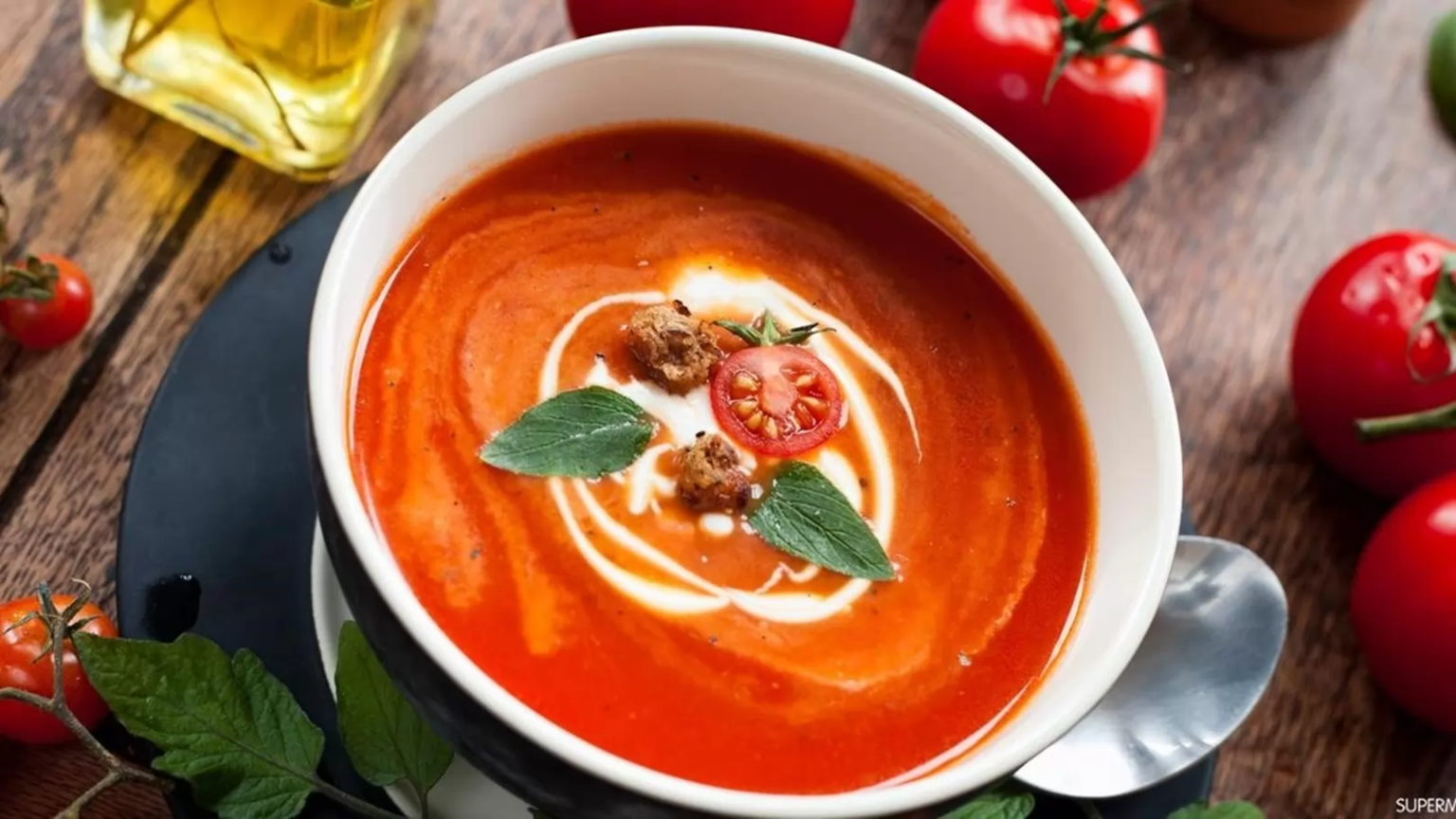 شوربة الطماطم لذيذة ومفيدة وسهلة التحضير