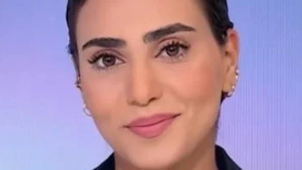 مذيعة تعلن إصابتها بالسرطان خلال النشرة وتغادر