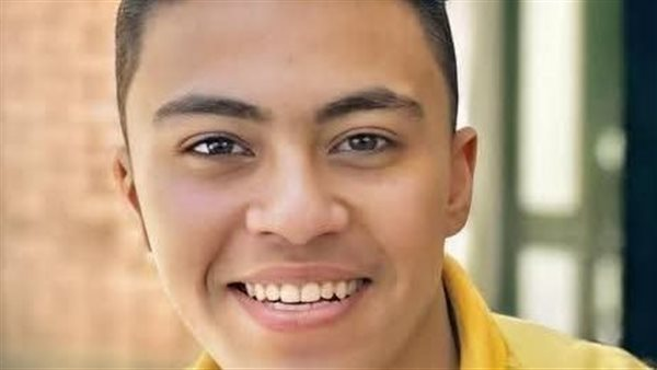 مدرسة أحمد ضيف الله للتكنولوجيا التطبيقية تدعم طالبها بعد جراحة