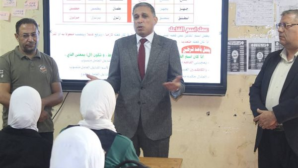 وكيل التعليم بالجيزة يتفقد العياط والبدرشين ويحث على نظافة الفصول