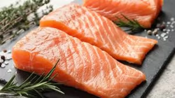 السلمون كنز لصحة الدماغ والعظام والقلب