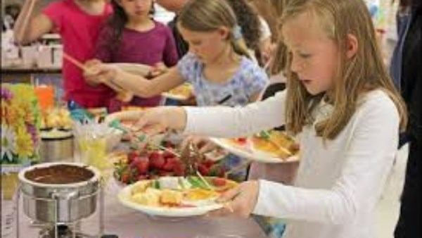 6 مأكولات تعزز مزاج طفلك وتقلل توتره