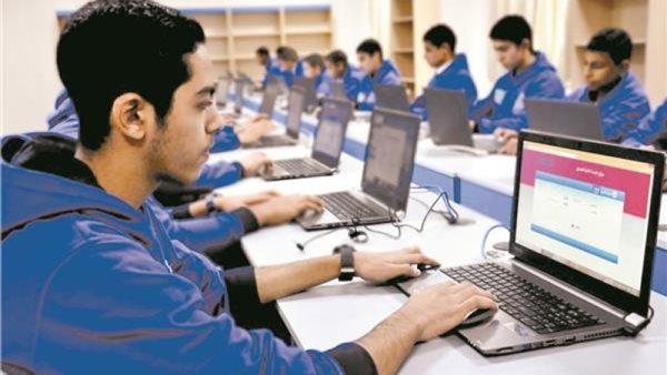 عاجل: تدريبات أون لاين جديدة لطلاب مدارس التكنولوجيا التطبيقية.