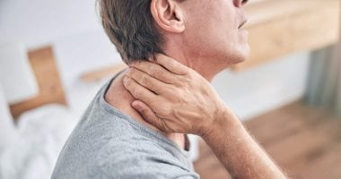 اليوم العالمي للسكتة الدماغية: متى تصبح آلام الرقبة علامة خطر؟