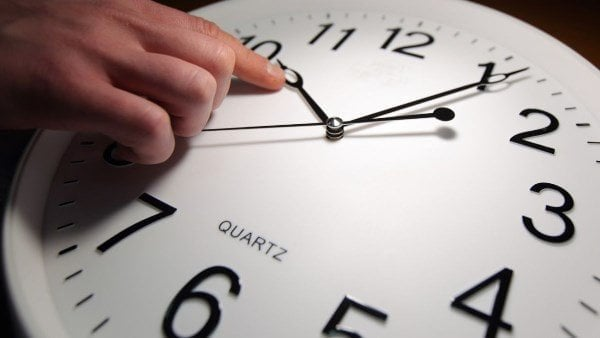 موعد التغيير الرسمي للساعة في مصر وبدء التوقيت الشتوي