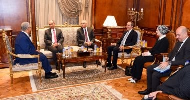 وزير الخارجية يلتقي رئيس مجلس النواب