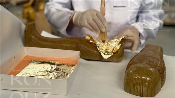 مصر تخلد افتتاح المتحف عبر دعوة فنية مستوحاة من تابوت الملك الذهبي