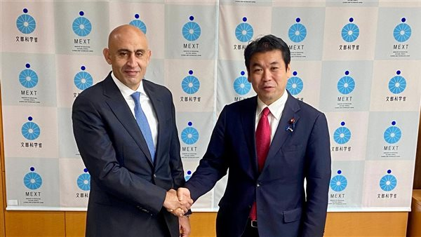 وزير التعليم يلتقي نظيره الياباني لتعزيز التعاون ودعم المدارس