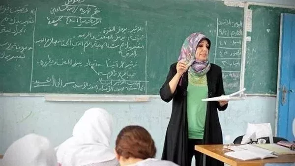 معلمة تفقد وعيها إثر مشادة في مدرسة بالقليوبية ووزارة التعليم تحقق