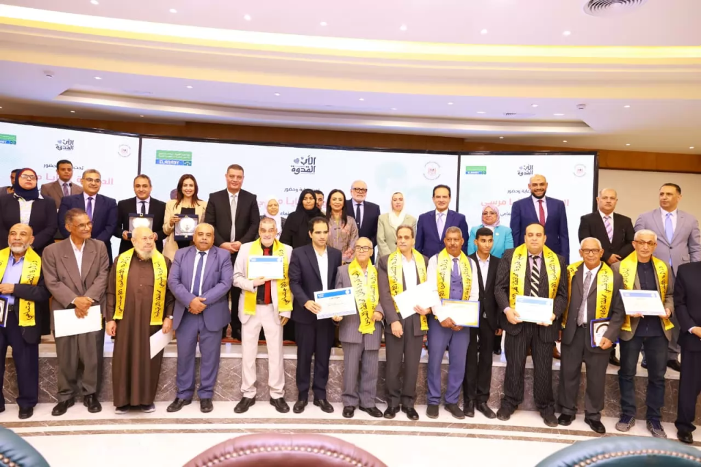 وزيرة التضامن تكرم آباء ملهمين في احتفالية الأب القدوة