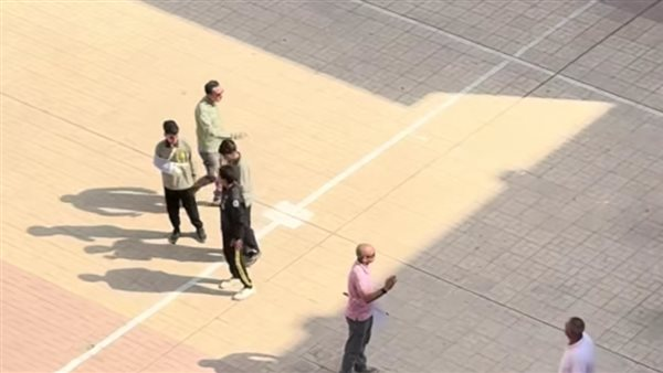 اعتداء معلمين بالضرب على طلاب في مدرسة المنيرة الإعدادية بالقاهرة