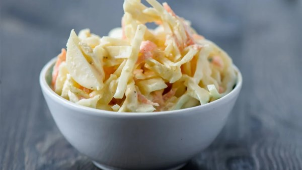 كيفية إعداد سلطة كول سلو كالمطاعم