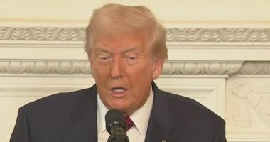 ترامب يمازح السفيرة السعودية في واشنطن: لديك الكثير من المال حقاً