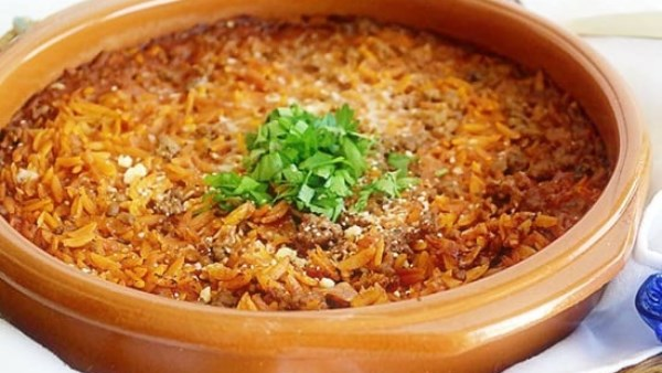 طاجن لسان عصفور باللحمة بمذاق لا يقاوم