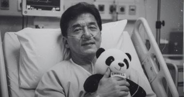 12 علامة تدل على أن جاكي شان مولّد بالـ AI