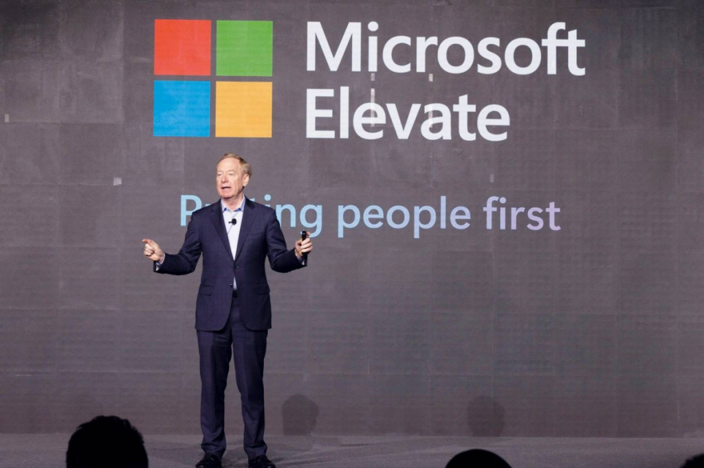 «مايكروسوفت»: الإمارات تقود العالم في تبني الذكاء الاصطناعي