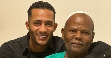 أبويا الغالى.. 3 بوستات تلخص علاقة محمد رمضان بوالده الراحل