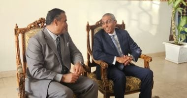 سفير مصر بعمان: مشاركة الجالية بالانتخابات تعكس حرصهم على حقوقهم