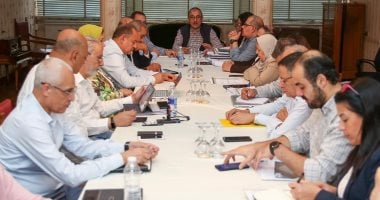 وزير قطاع الأعمال يتابع مستجدات مشروع قومي لتطوير صناعة الغزل والنسيج