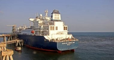 وزارة البترول تعلن تصدير شحنة من الغاز المسال إلى اليونان