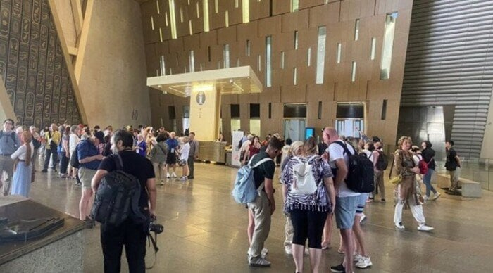 الوصول للمتحف المصري الكبير ومواقف السيارات وخطوط النقل