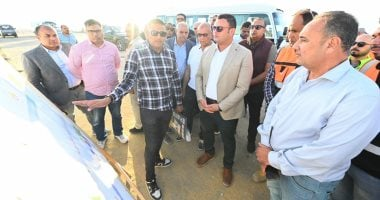 وزير الإسكان يتابع تنفيذ أبراج داون تاون وكوبري C19 بالعلمين الجديدة