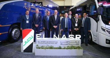 وزير قطاع الأعمال يتفقد جناحي الوزارة بمعرض الصناعة والنقل الذكي