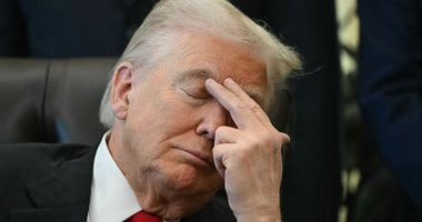 ترامب يحارب النوم في فعالية بالبيت الأبيض.. أسئلة جديدة عن صحته