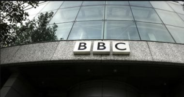 استقالة مدير BBC والرئيس التنفيذي بعد اتهامات من البيت الأبيض بالتضليل