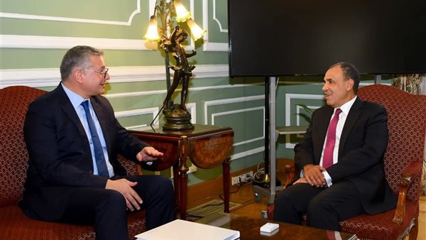 وزيرا الخارجية والبترول يبحثان جذب الاستثمارات الأجنبية في مصر