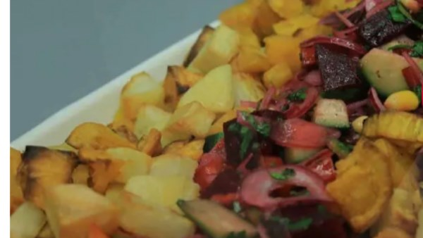 سلطة البنجر بالذرة بطعم لذيذ