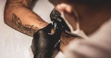 تفسير حلم التاتو: قرارات خطيرة أم رغبة في التغيير؟