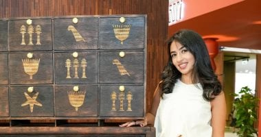 نهير تبتكر بديل نباتي للجلود وتدمج ثقافة مصر والإمارات في قطعة أثاث