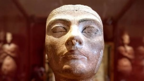 تحفة نادرة: رأس نفرتيتي غير المكتمل يثير الاهتمام في المتحف المصري الكبير