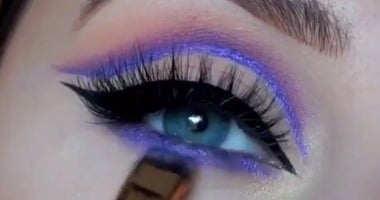 6 نصائح من طبيب لتجنب آثار مكياج العيون