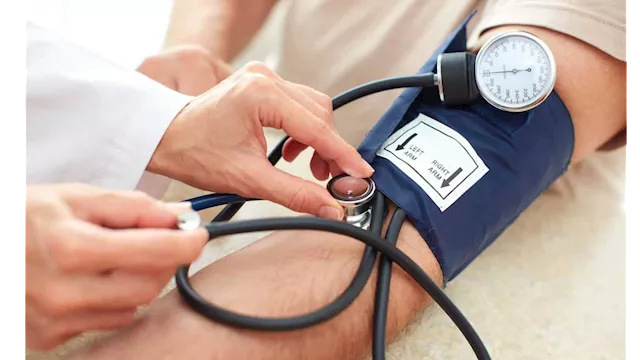 5 إشارات خفية تدل على ارتفاع ضغط الدم بدون قياسه، لا تتجاهلها