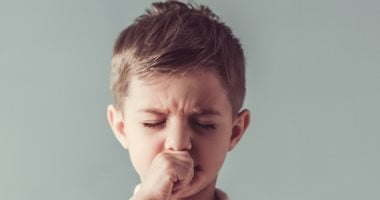الفرق بين الفيروس المخلوى والالتهاب الرئوى عند الأطفال ومتى تستشير الطبيب؟