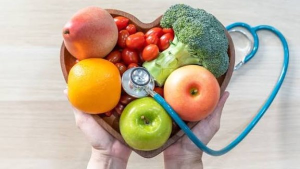 9 أطعمة ممنوعة قبل النوم تضعف القلب