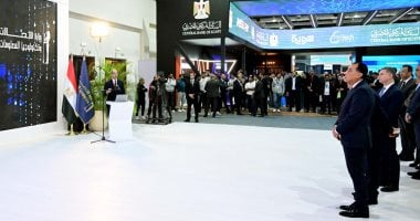 رئيس الوزراء يستمع لعرض حول مشروعات وزارة الاتصالات في التحول الرقمي